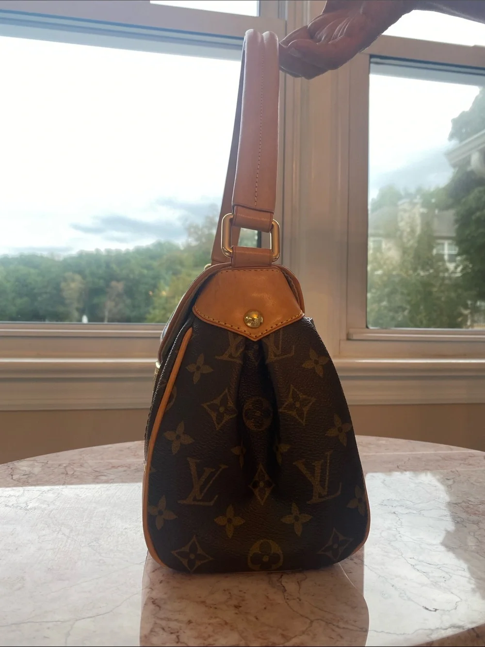 Louis Vuitton Beverly Monogram Canvas Shoulder Bag with Tan Vachetta Trim